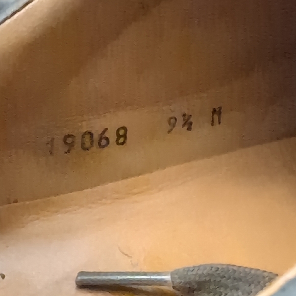 Magnanni Leather Sneakers - Picture 6 of 8